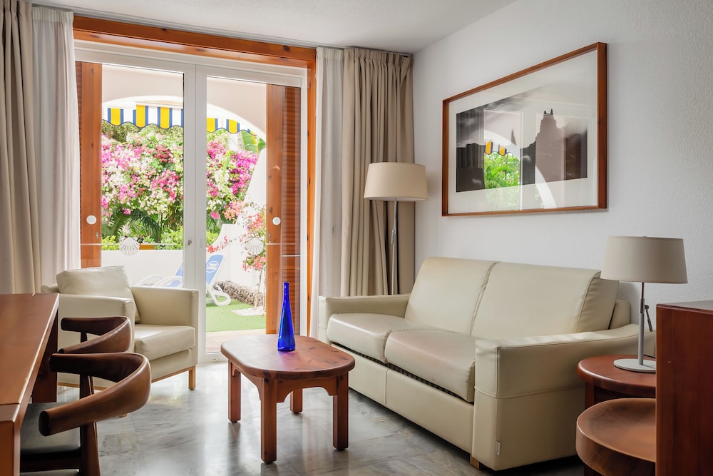 Superior Apartment, 1 Bedroom, Ground Floor (Garden Access) photo 2