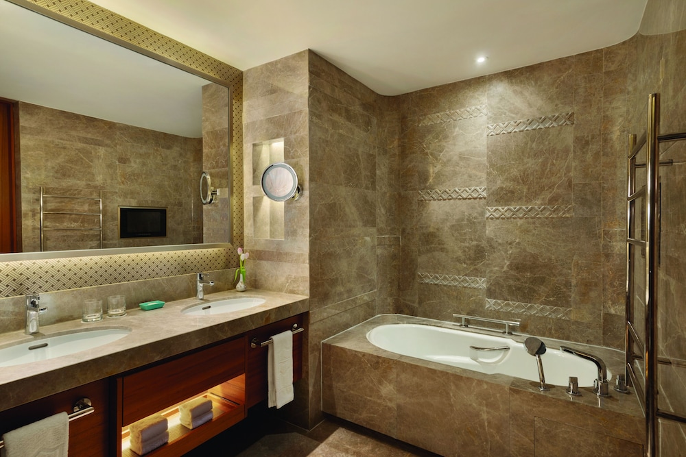 Deluxe Suite photo 3