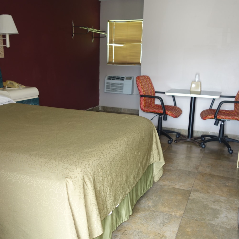 Single Room, 1 Double Bed, Smoking photo 2
