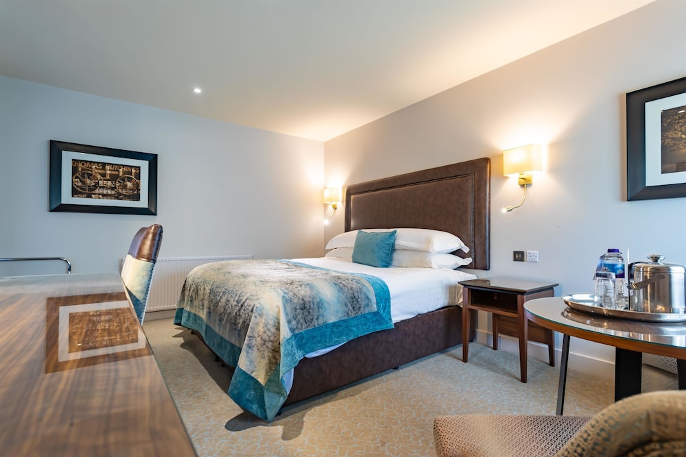 Deluxe Double or Twin Room (Feature) - Photo 2