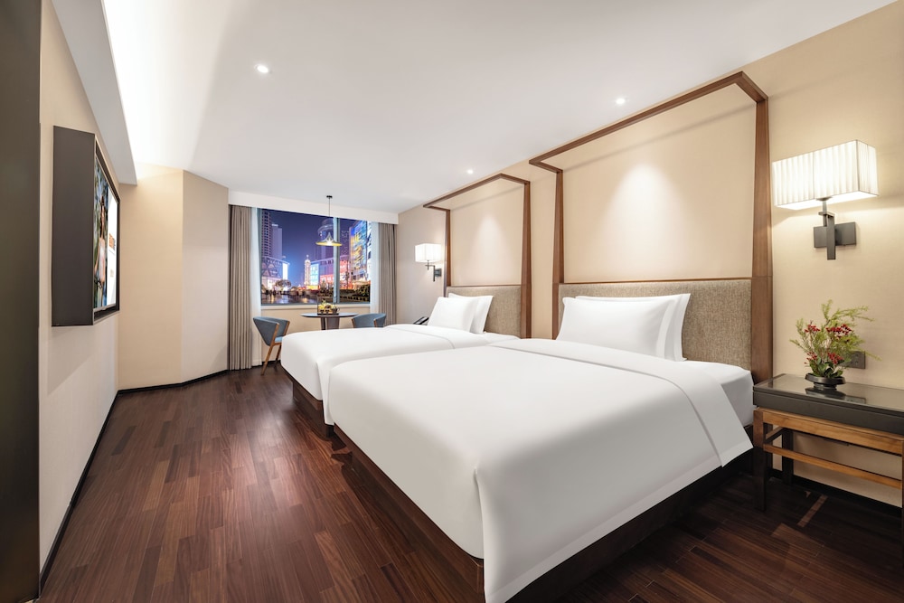 Four Seasons Urban Family Room