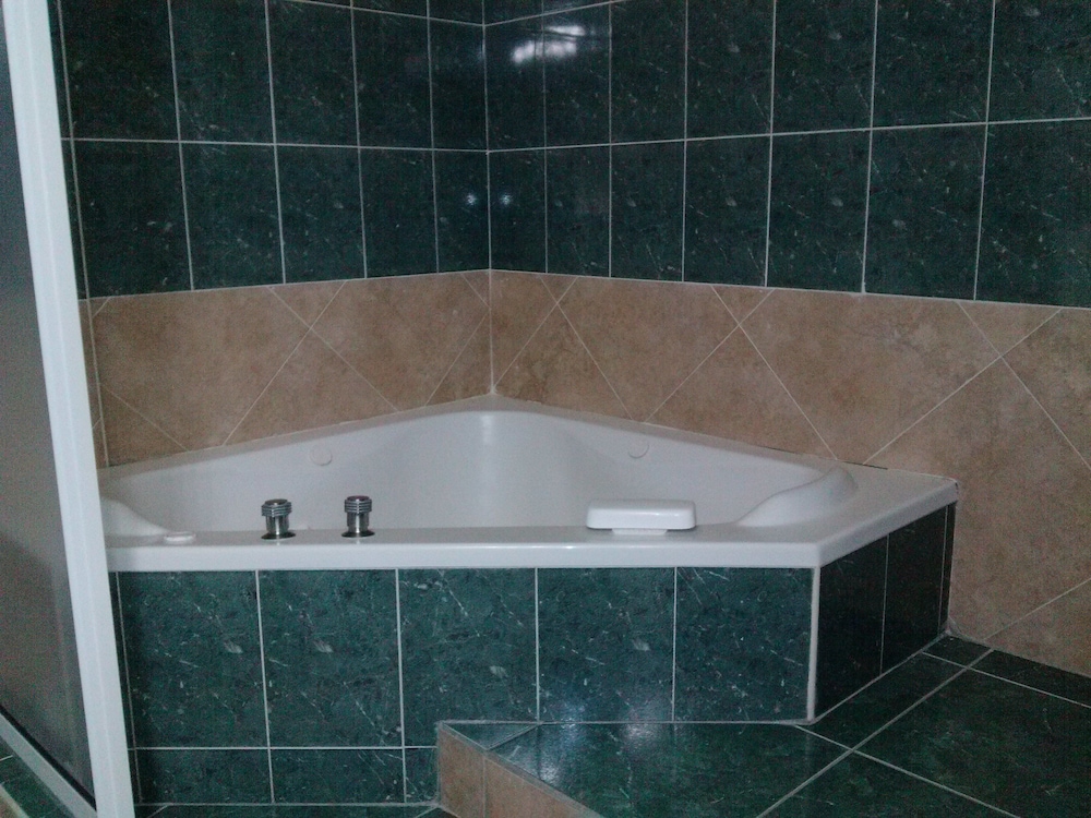Suite, 1 King Bed photo 2