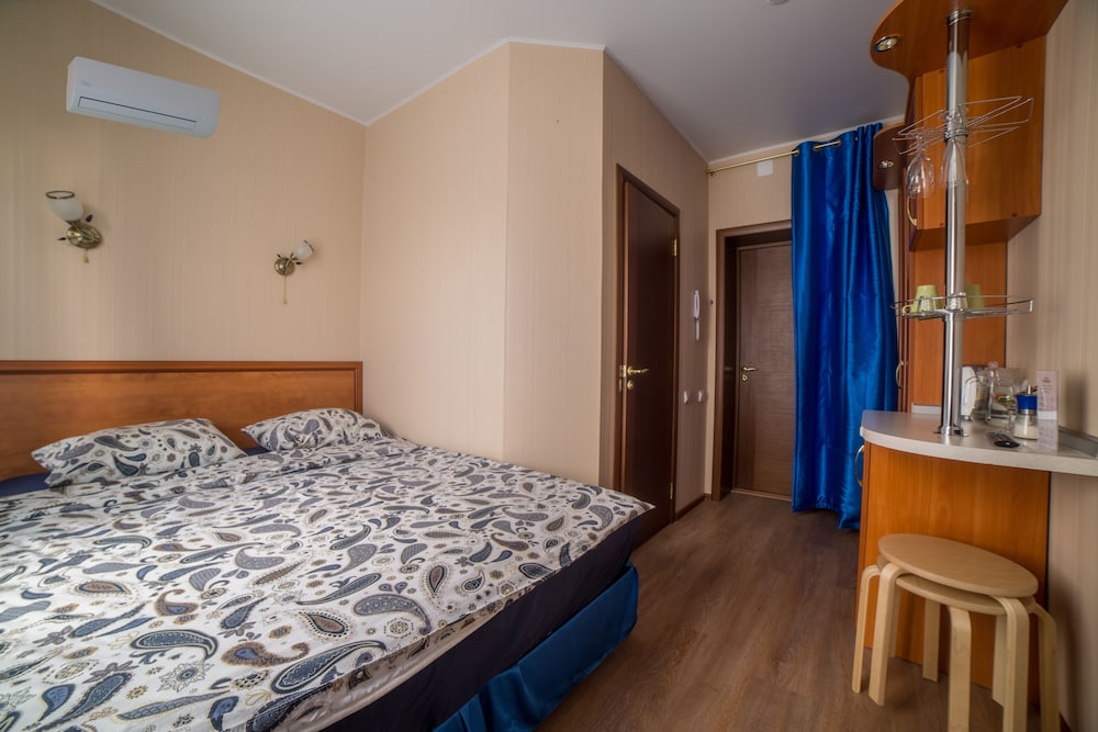 Standard Double or Twin Room photo 1
