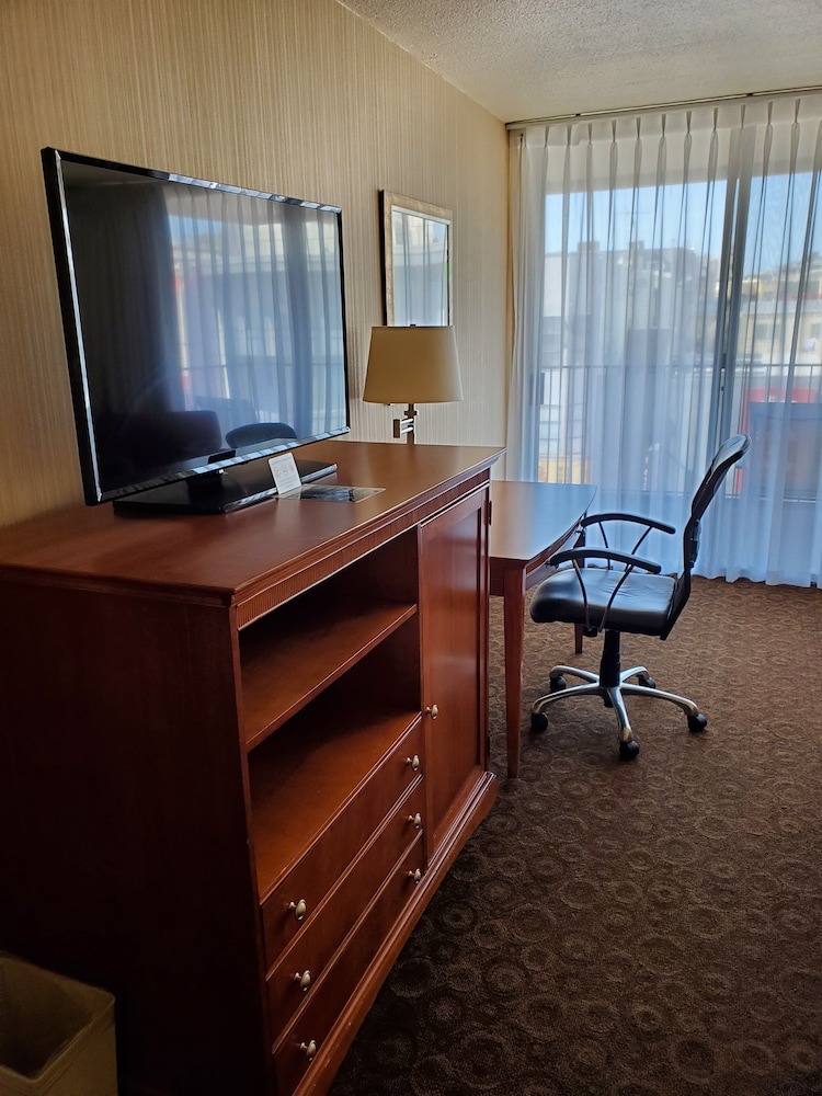 Deluxe Room, 1 King Bed with Sofa bed, Balcony