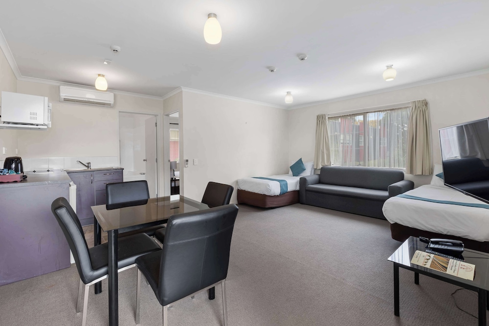 Superior Suite, Multiple Beds, Non Smoking, Kitchen