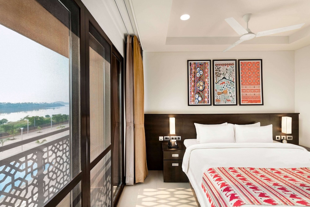 Superior Room, 1 King Bed, Non Smoking - Photo 2