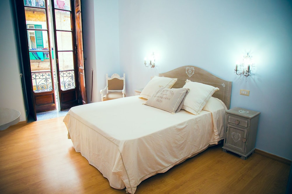 Classic Double Room, Balcony, City View