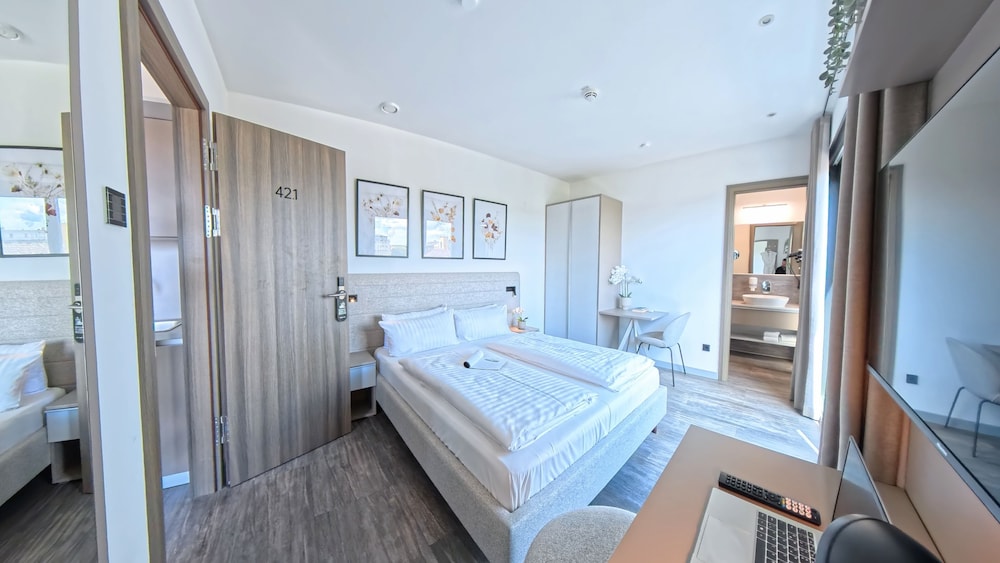 Deluxe Double Room, City View