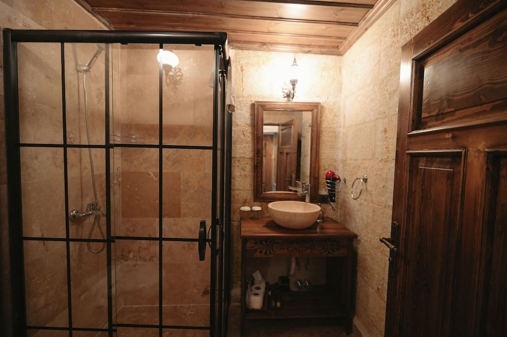 Standard Room - Photo 13