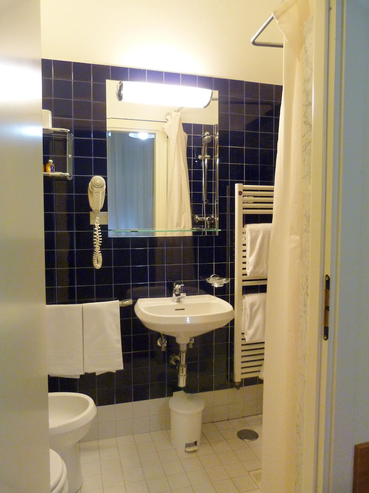 Economy Double Room - Photo 2