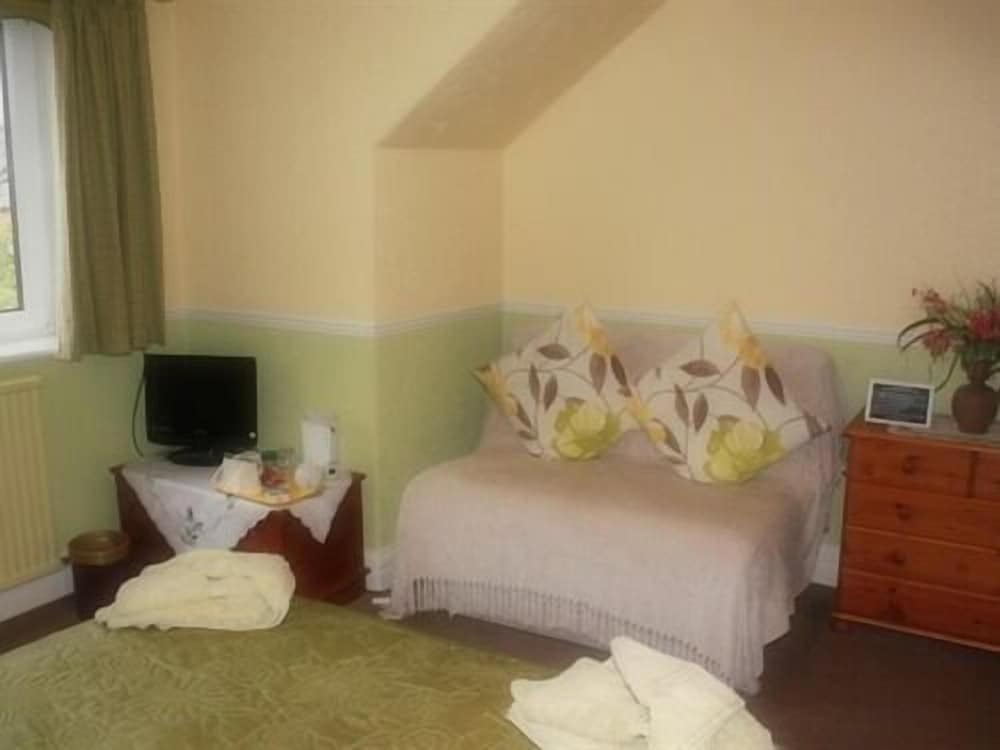 Standard Double or Twin Room, Ensuite photo 2