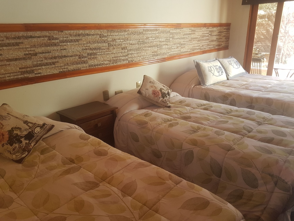 Deluxe Quadruple Room, Private Bathroom photo 2