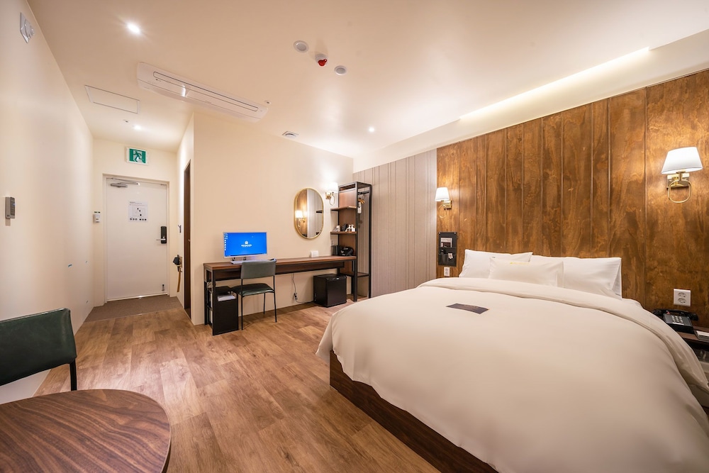 Deluxe Double Room photo 2