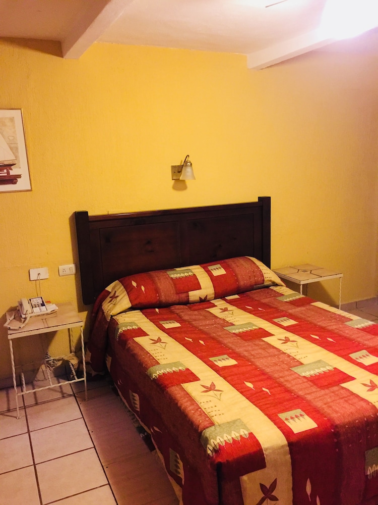 Basic Room - Photo 2