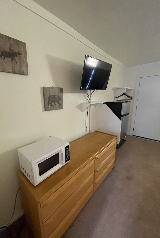Room, 1 Queen And 1 Full Bed photo 2