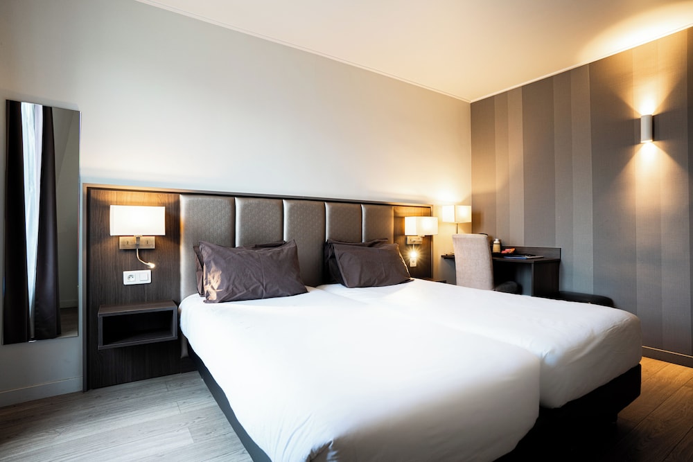 Superior Double or Twin Room photo 2
