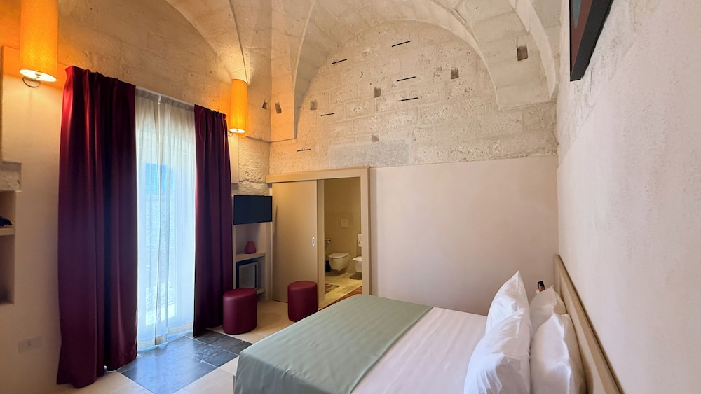 Romantic Room, Balcony, City View photo 1
