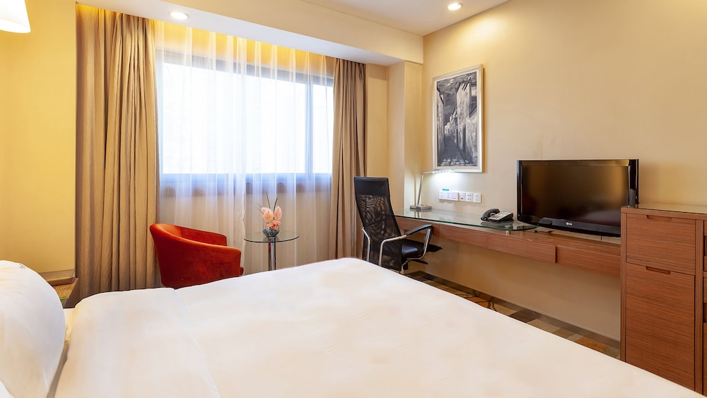 Standard Room, 1 King Bed - Photo 9