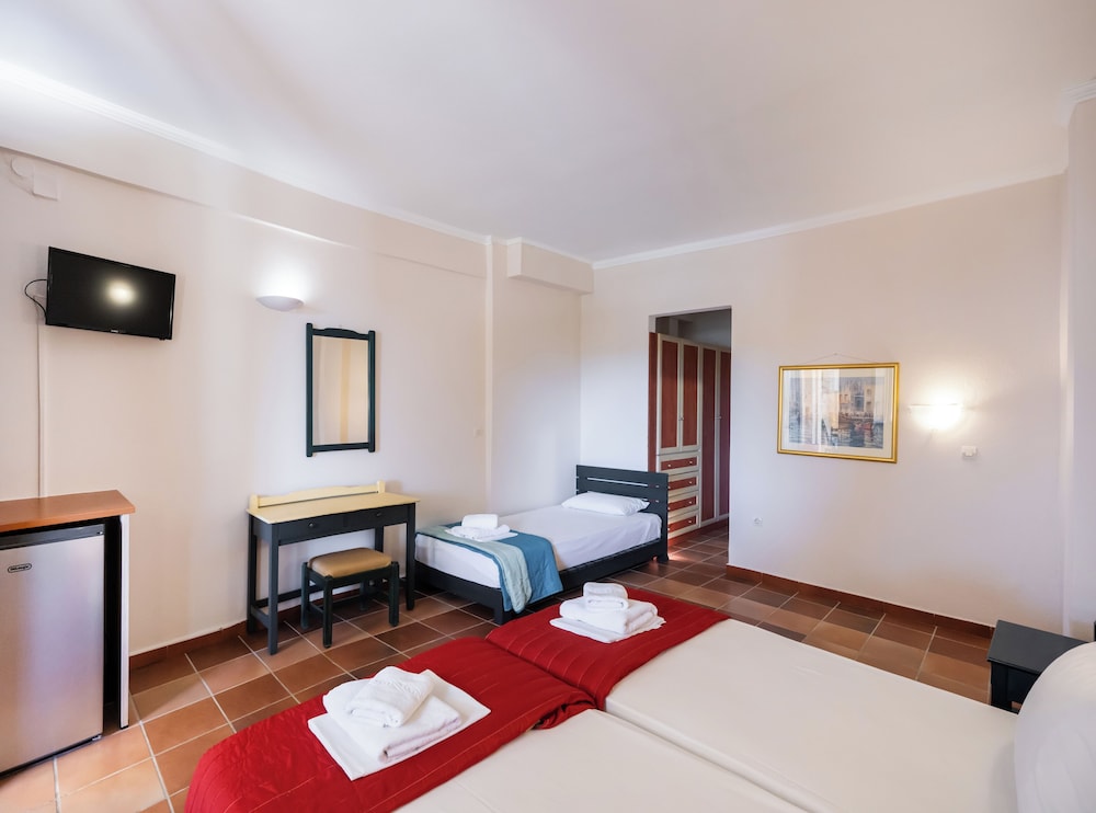 Economy Triple Room, Mountain View photo 3