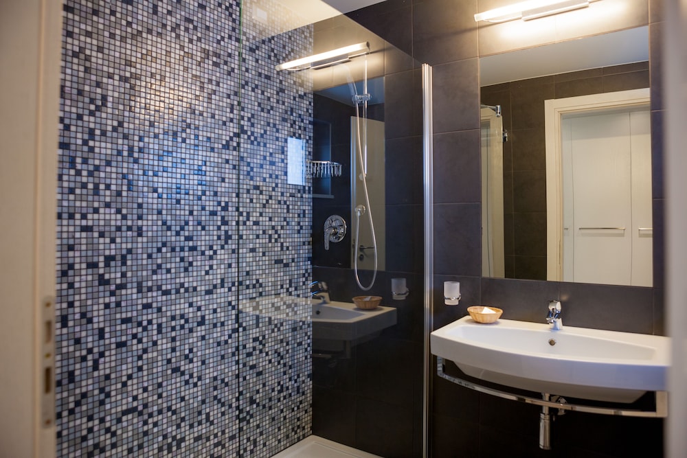 Superior Triple Room, Accessible, Sea View photo 3