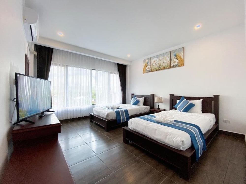 Deluxe Twin Room, City View photo 3