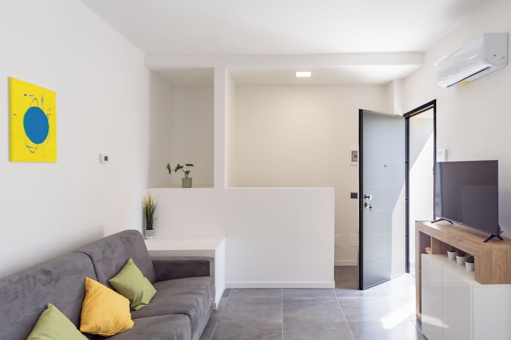 Deluxe Studio, Balcony, Courtyard View