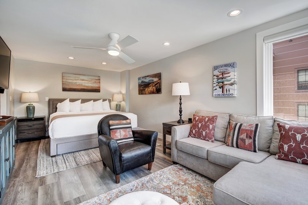Premier Studio (Condominium) - Photo 4
