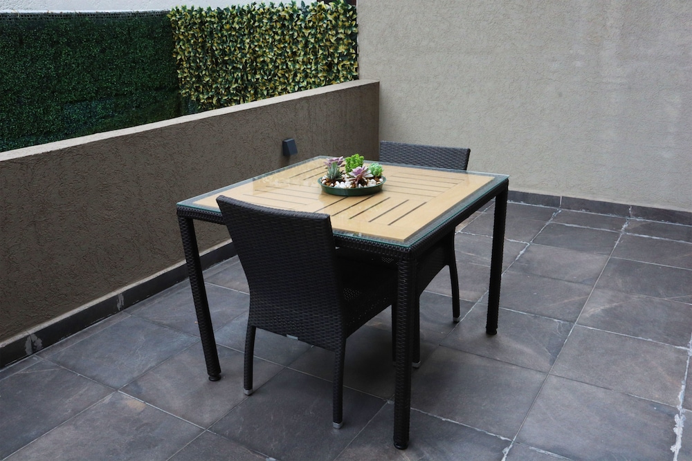 Junior Suite with Balcony or Terrace thumbnail 6