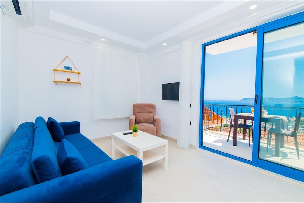 Standard Suite, Sea View - Photo 1