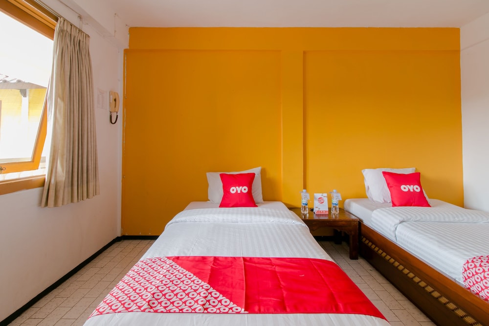Standard Twin Room - Photo 4