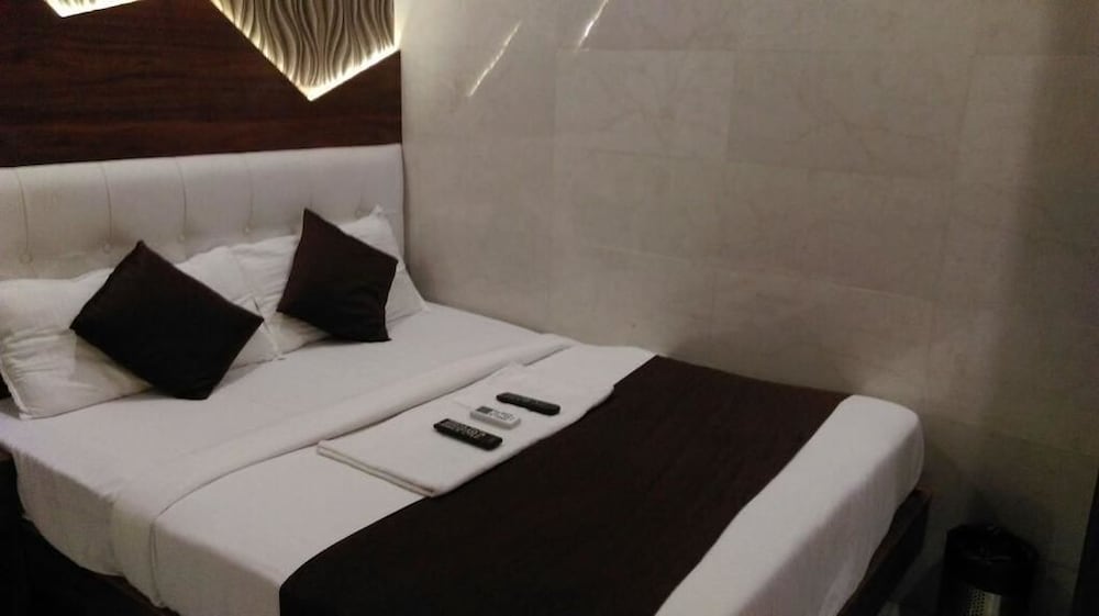 Deluxe Room (Super)