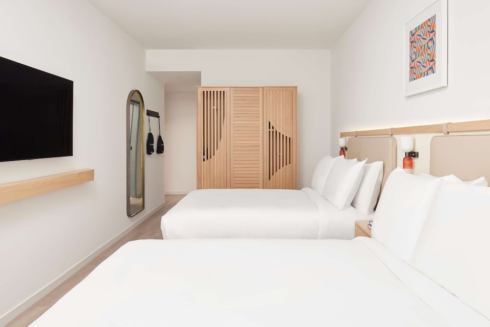 Room, 2 Double Beds, Mobility Accessible thumbnail 5