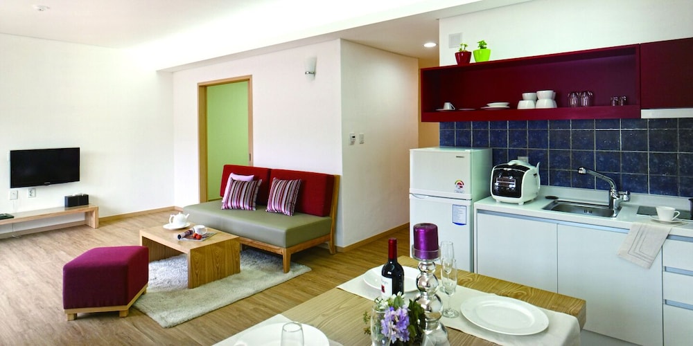 Family Room, 1 Bedroom (Room type Randomly Assigned) photo 3