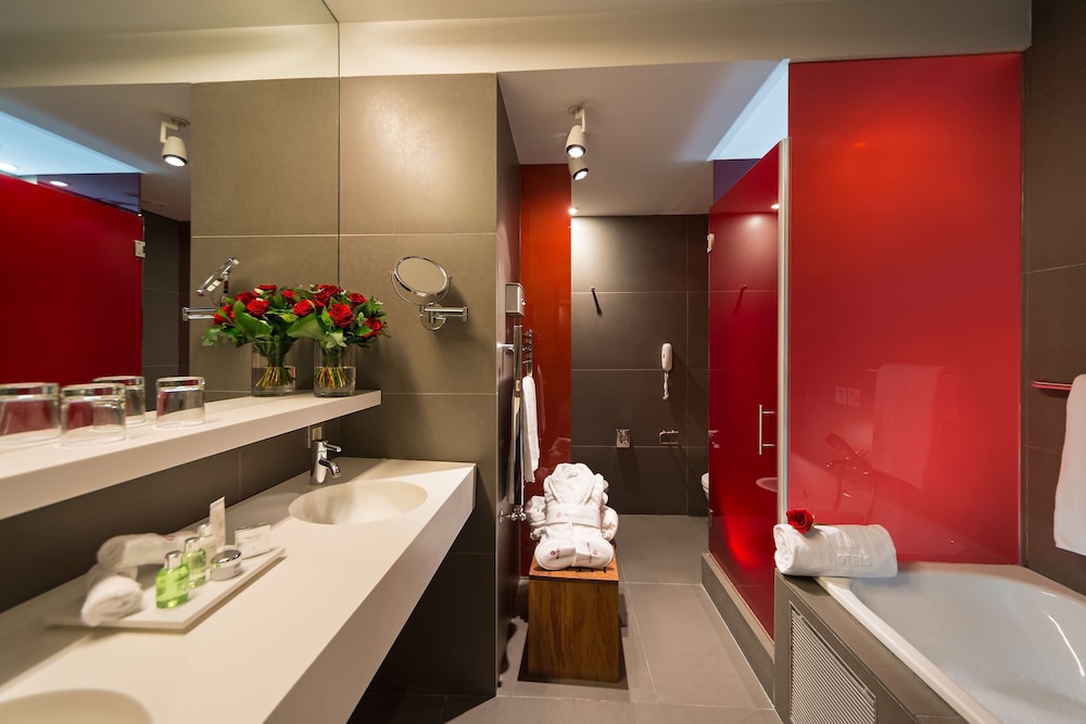 Superior Room (Extra Bed 3 Adults) thumbnail 6