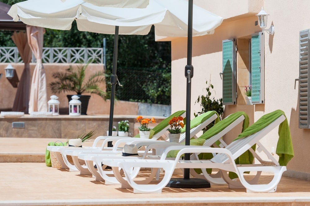 Villa photo 3