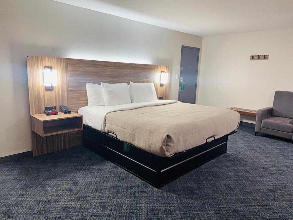 Suite, 1 King Bed, Non Smoking