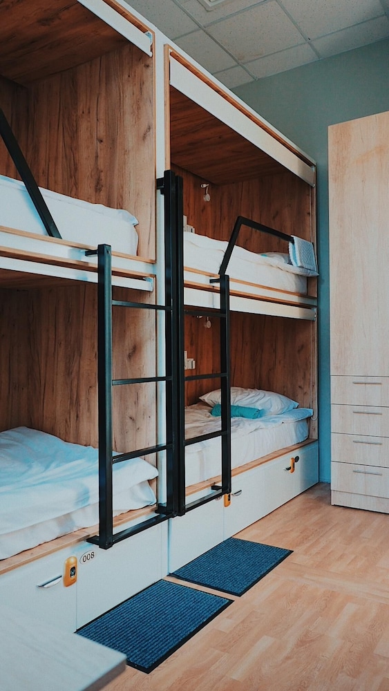 Standard Shared Dormitory, Men Only (3 Bunk Bed) photo 2