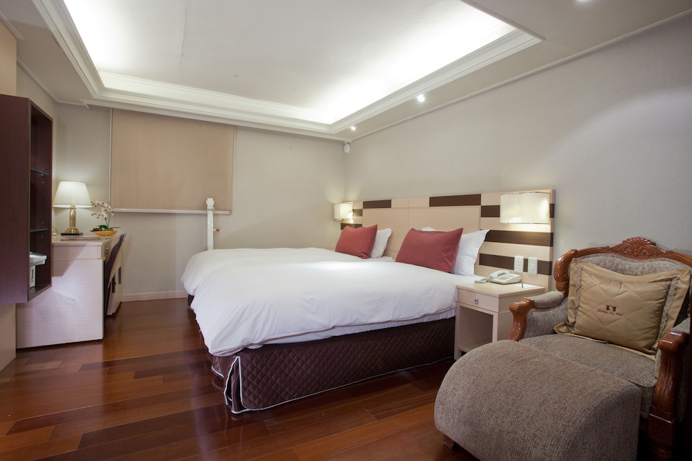 Twin Room, 2 Twin Beds photo 2