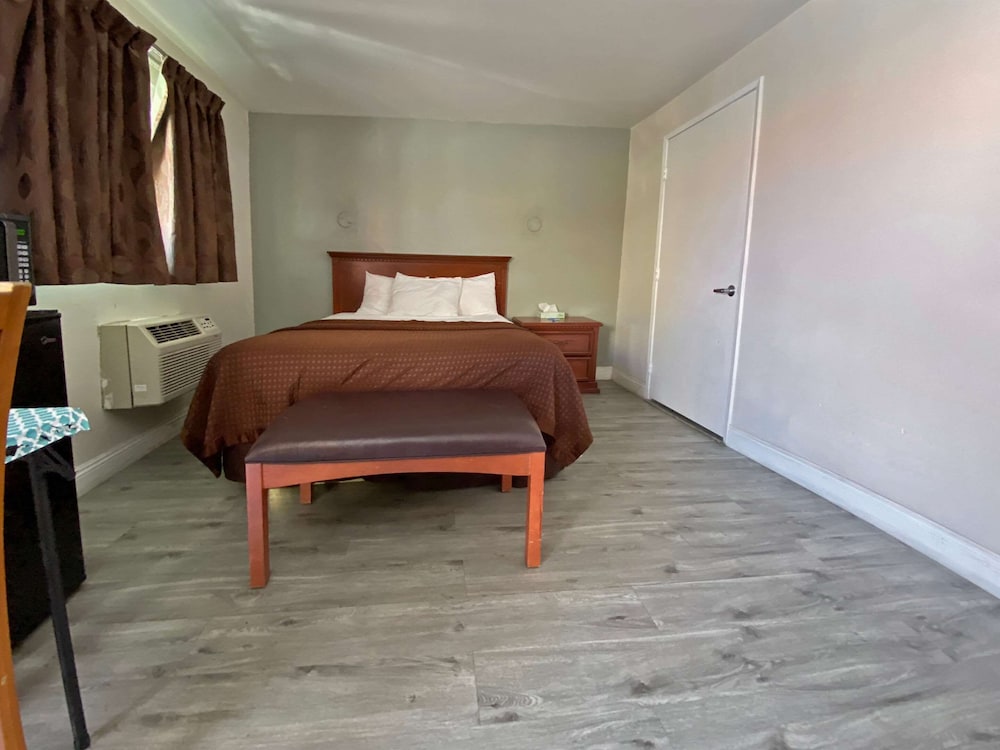 Room, 1 King Bed, Accessible, Non Smoking photo 3