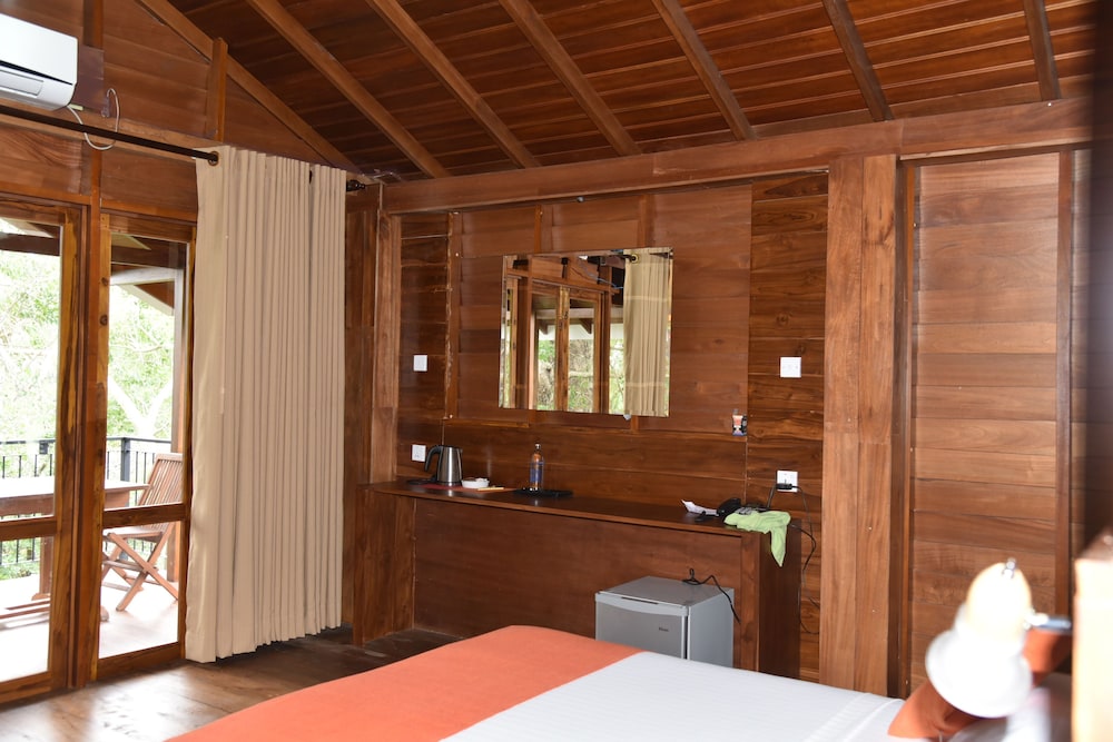 Deluxe Tree House photo 1