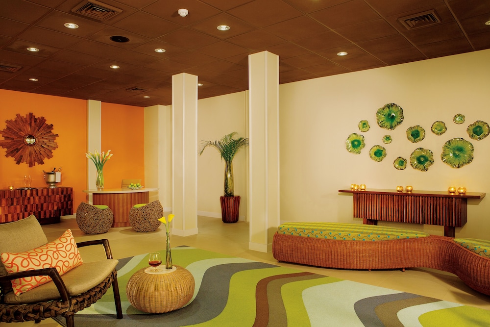 Sun Club Suite Ocean Front thumbnail 6