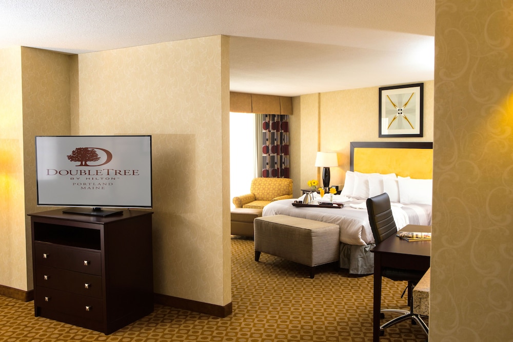 Suite, 1 King Bed, Non Smoking - Photo 7