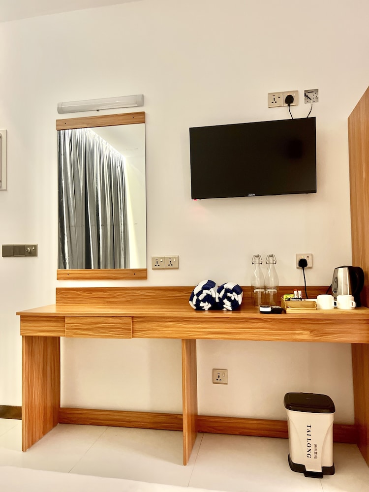 Deluxe Double Room - Photo 14