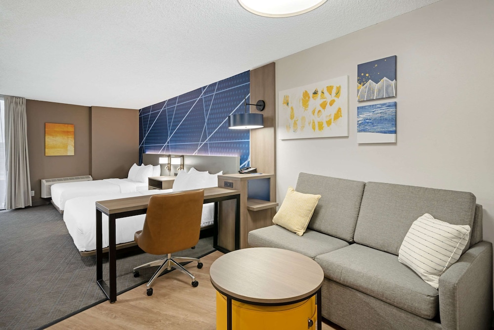 Standard Room, Multiple Beds, Non Smoking (2 Person Sofa bed) photo 1