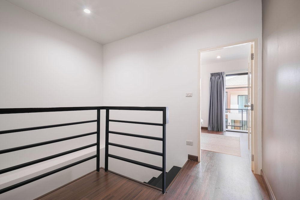 Classic Townhome photo 2