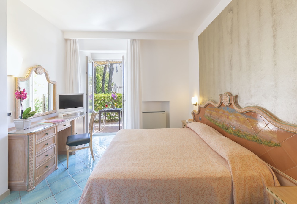 Double Room, Partial Sea View
