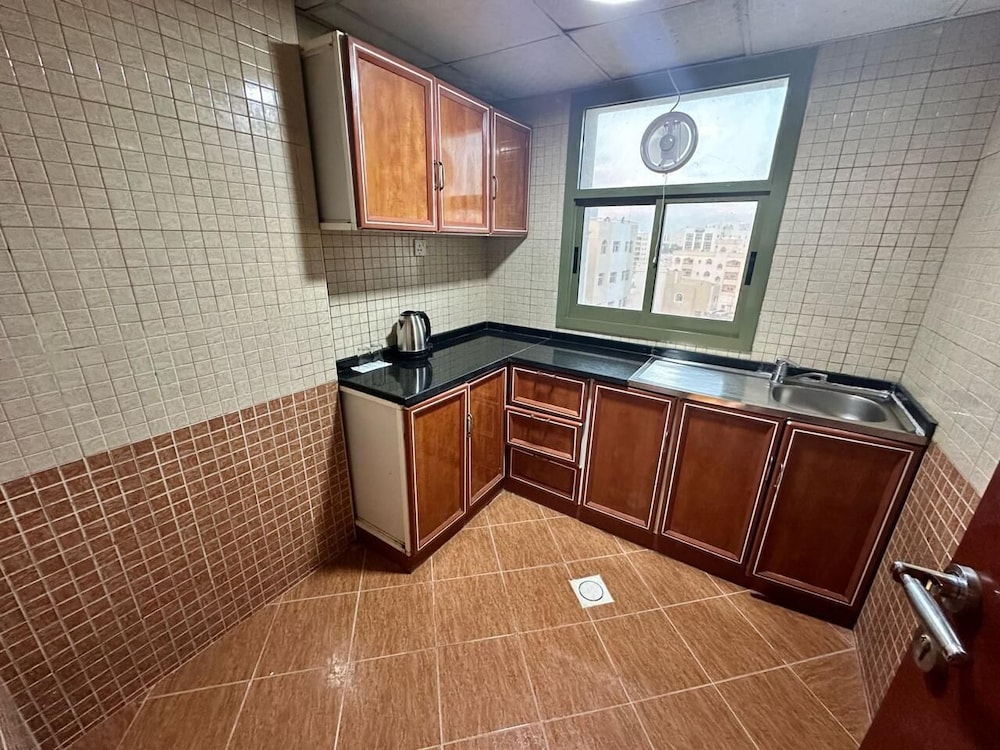 Basic Apartment photo 2