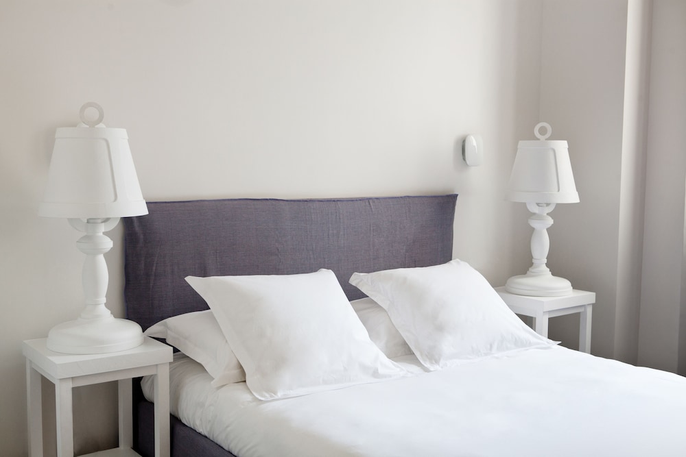 Room 6 photo 1