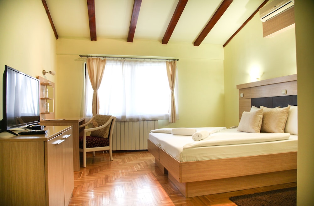 Economy Double Room - Photo 3