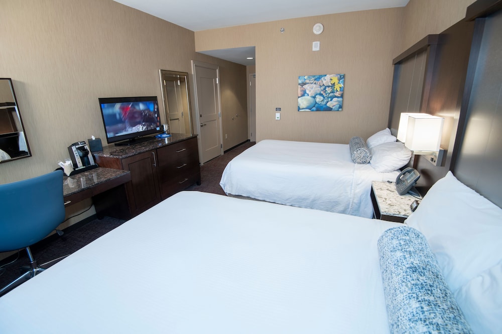 Deluxe Room, 2 Queen Beds photo 2